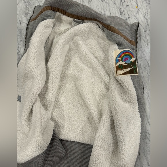 Nike grey vest - Picture 5 of 7